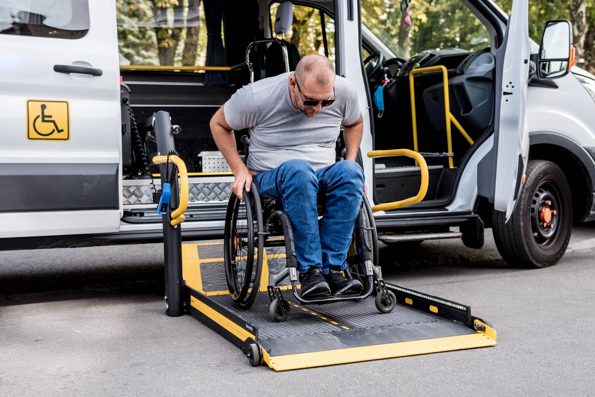 Transport d’une personne en fauteuil roulant